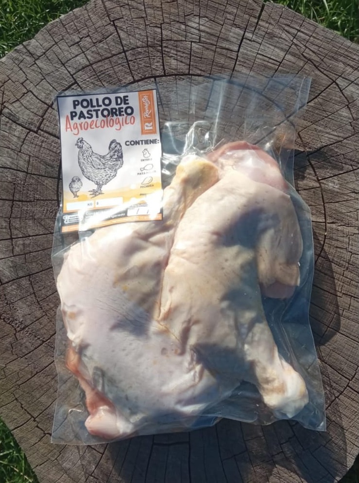 Pata y muslo de pollo de pastoreo agroecologico 2 und.